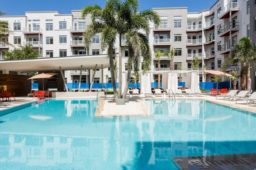 Landon House in Orlando, FL - Foto de edificio