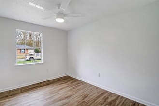 33 Beaver Run Dr in Savannah, GA - Building Photo - Building Photo