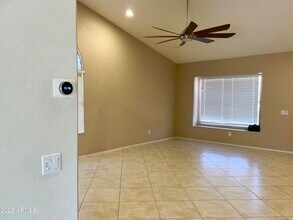 8883 W Maryland Ave in Glendale, AZ - Building Photo - Building Photo