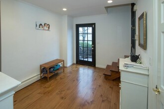 335 Rushmore Ave in Mamaroneck, NY - Foto de edificio - Building Photo