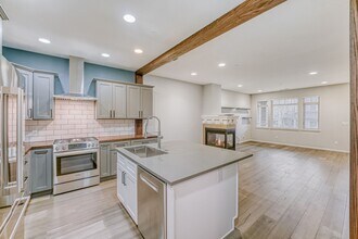 1816 10th Ave NE in Issaquah, WA - Building Photo - Building Photo