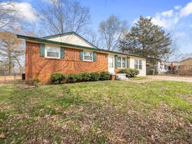 440 S Plymouth Rd NW