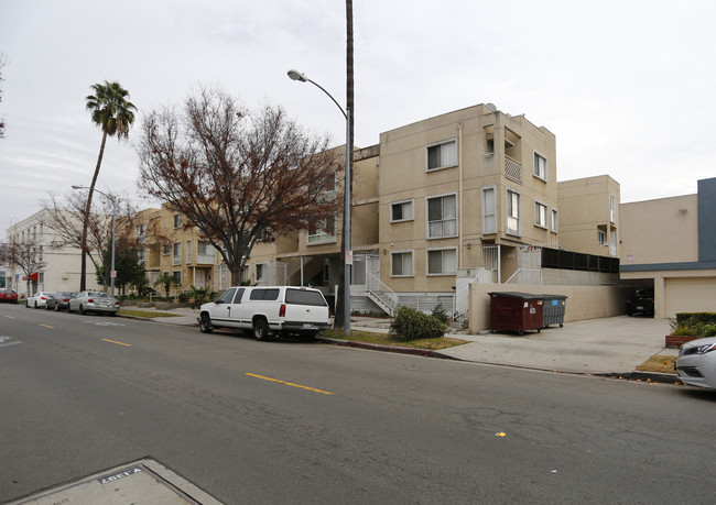 108 W Maple St in Glendale, CA - Building Photo - Building Photo