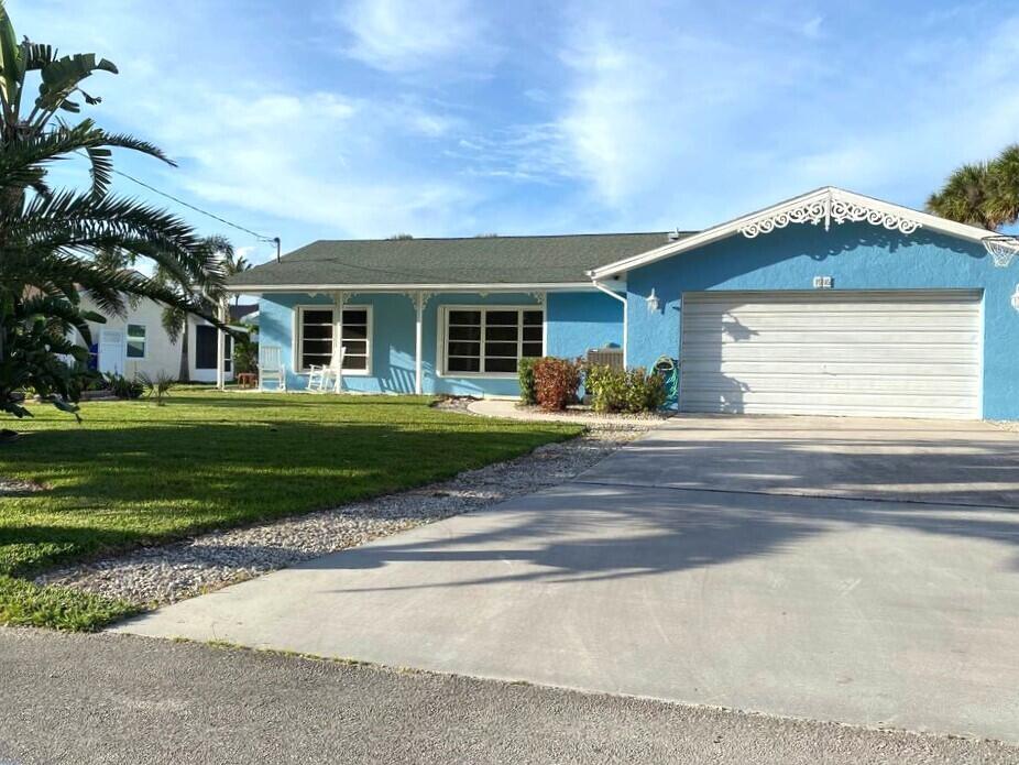 1916 Coconut Dr in Fort Pierce, FL - Building Photo