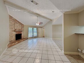 8330 Pebbledowne Dr in Houston, TX - Foto de edificio - Building Photo