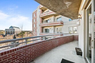 4875 S Monaco St in Denver, CO - Building Photo - Building Photo
