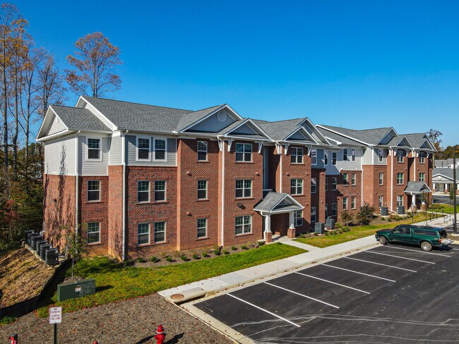 Keswick Senior Apartments in Spotsylvania, VA - Foto de edificio - Building Photo