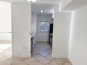 2081 Renaissance Blvd, Unit 208 in Miramar, FL - Building Photo - Building Photo