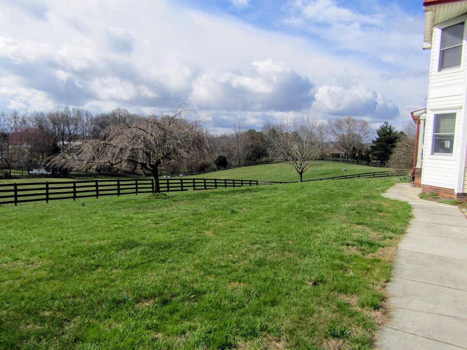 20036 Cole Ln in Bristol, VA - Building Photo