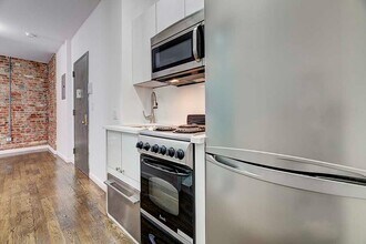 248 Broome St in New York, NY - Building Photo - Building Photo