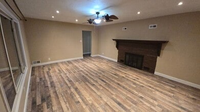 201 Mcleansboro St in Benton, IL - Building Photo - Building Photo