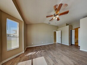 8415 Canterbury Lake Blvd in Tampa, FL - Building Photo - Building Photo