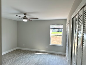 1956 W Cadmus Rd in Adrian, MI - Foto de edificio - Building Photo