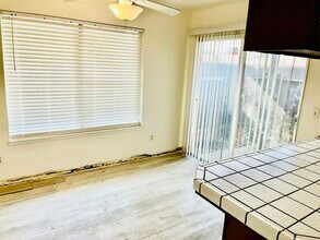 906 S Garfield St in Lodi, CA - Building Photo - Building Photo