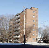 5294 Dundas St W in Toronto, ON - Building Photo