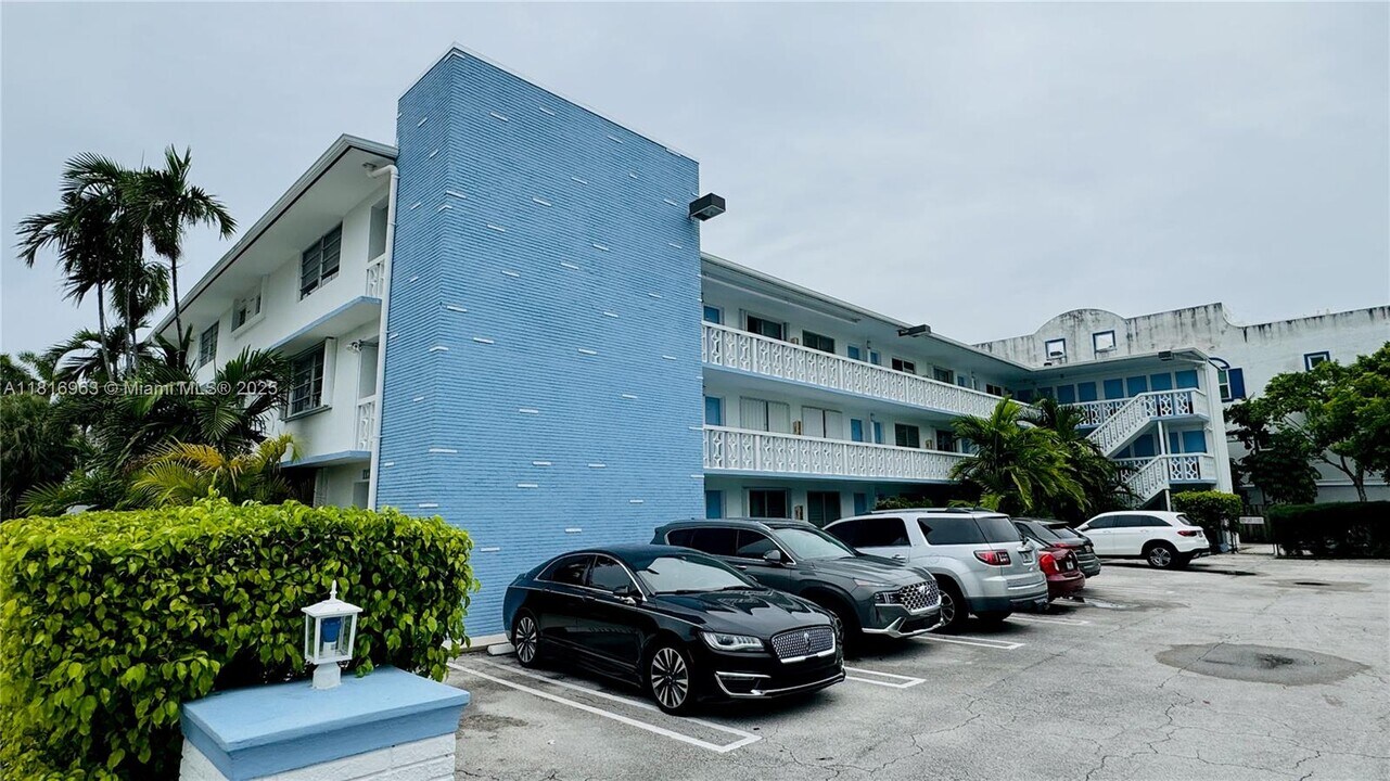 1120 102nd St in Bay Harbor Islands, FL - Building Photo