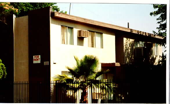 1111 Chestnut St in San Bernardino, CA - Foto de edificio