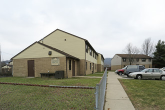 Penn Park Apartments in Turtle Creek, PA - Building Photo - Building Photo