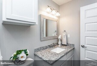 1413 Alta Vista Dr, Unit 2 in Progreso Lakes, TX - Building Photo - Building Photo