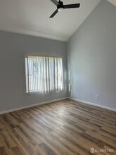 8 Starlight Ct in New Brunswick, NJ - Building Photo - Building Photo