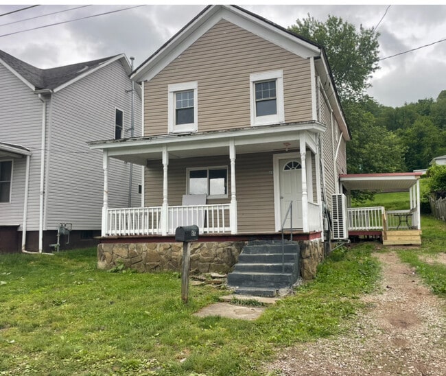 property at 610 N 7th Ave