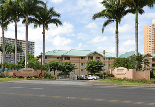 Country Club Villages in Honolulu, HI - Building Photo - Building Photo