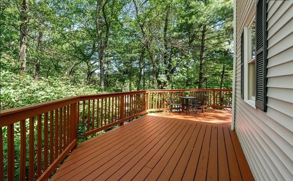 33 Furbush Rd in Boston, MA - Building Photo
