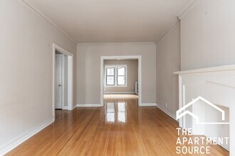 1373 W Estes Ave in Chicago, IL - Building Photo - Building Photo