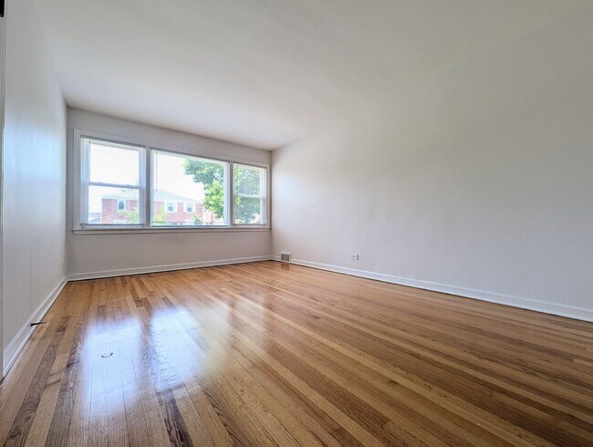 5311 N California Ave in Chicago, IL - Building Photo - Building Photo
