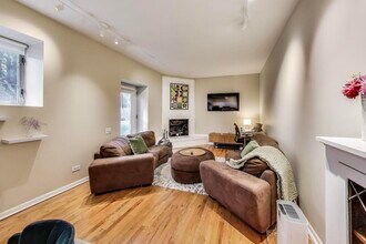 1640 W Diversey Pkwy in Chicago, IL - Building Photo - Building Photo