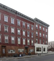 180 Greenpoint Ave in Brooklyn, NY - Building Photo