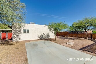 1739 E Miles St in Tucson, AZ - Building Photo - Building Photo