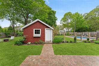 21 Summit Blvd in Westhampton, NY - Building Photo - Building Photo