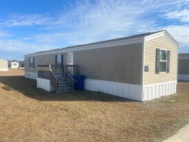 45 Celia Dr in Lumberton, NC - Building Photo