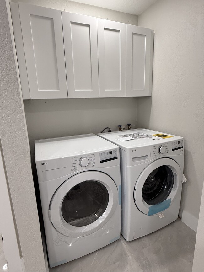 15929 SW 141st Ter in Miami, FL - Building Photo - Building Photo