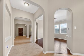 3226 W Trail Dr in Pearland, TX - Foto de edificio - Building Photo