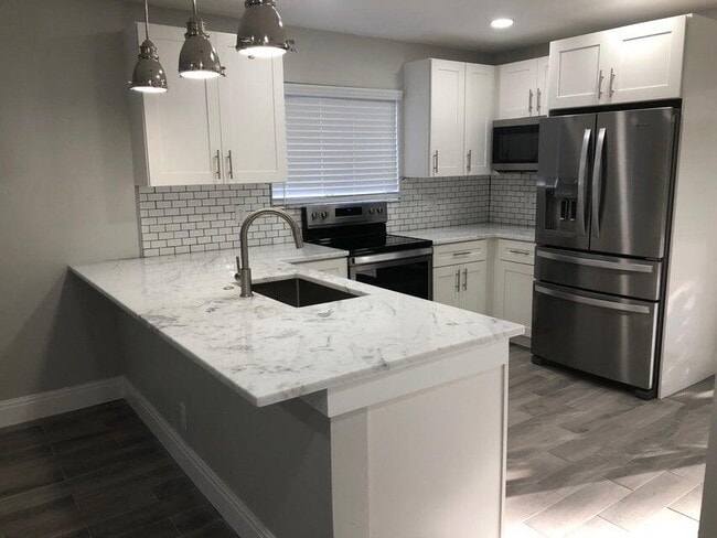 11180 SW 17th Manor in Davie, FL - Building Photo - Building Photo