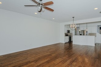 211 Monarda Wy in Hillsborough, NC - Building Photo - Building Photo
