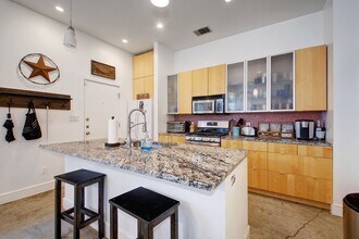 616 W 35th St in Austin, TX - Building Photo - Building Photo