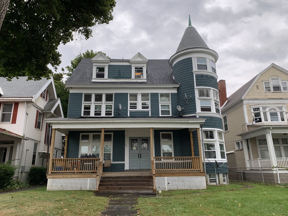 202 2nd Ave in Troy, NY - Building Photo