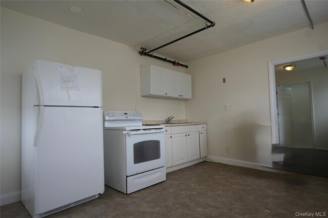 488 Nassau Rd in Roosevelt, NY - Building Photo - Building Photo