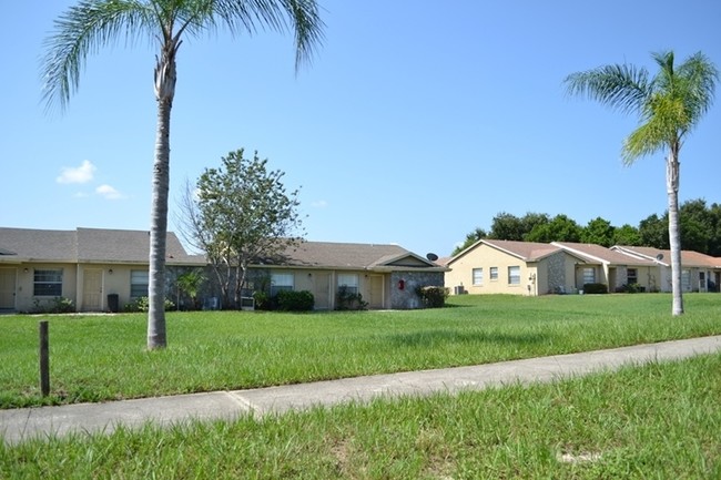 Woodman Way Townhomes in Orlando, FL - Building Photo - Building Photo