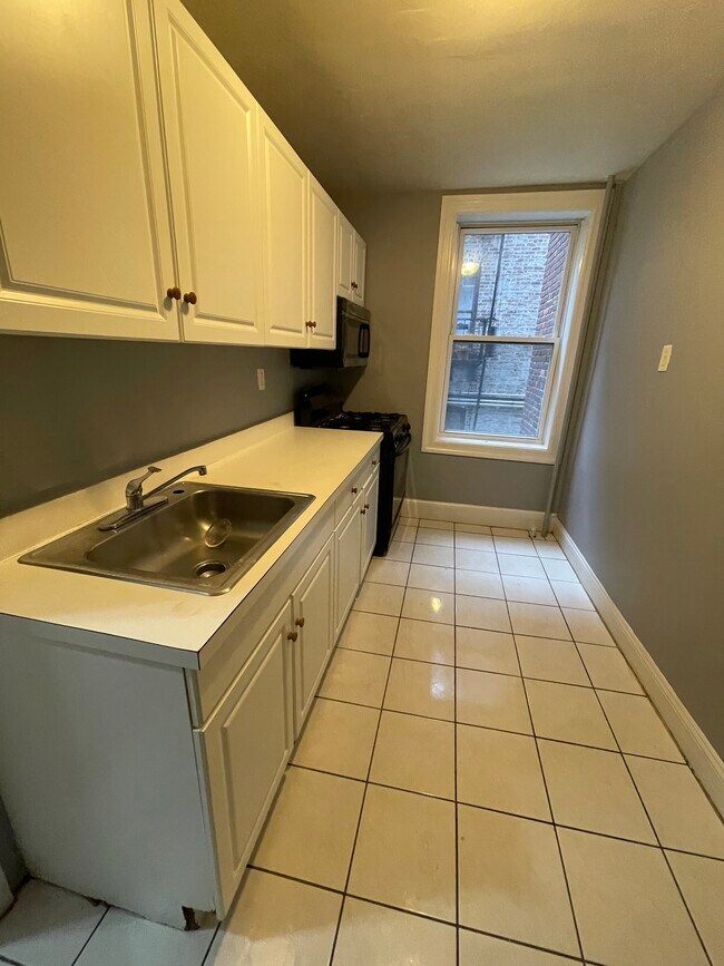 2106 John F. Kennedy Blvd Apartments and Nearby Union City Apartments