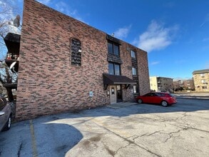 17745 Rosewood Dr in Lansing, IL - Building Photo - Building Photo