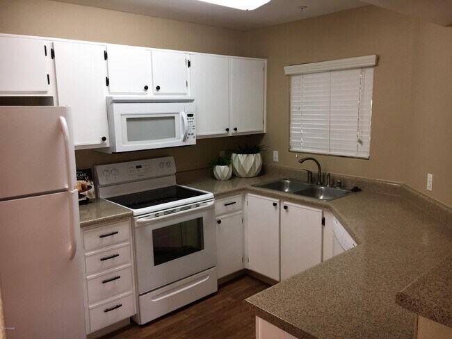 property at 5751 N Kolb Rd