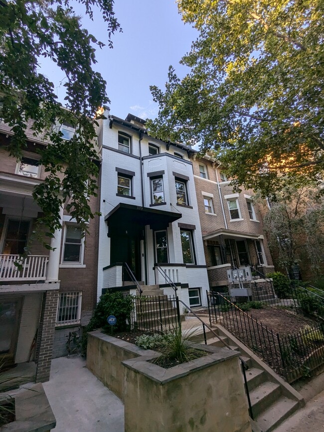 1119 Columbia Rd NW, Unit 1