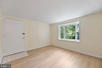820 S Arlington Mill Dr in Arlington, VA - Building Photo - Building Photo
