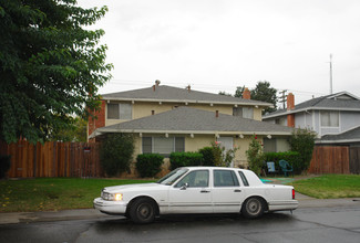 Folsom Estates in Sacramento, CA - Building Photo - Building Photo