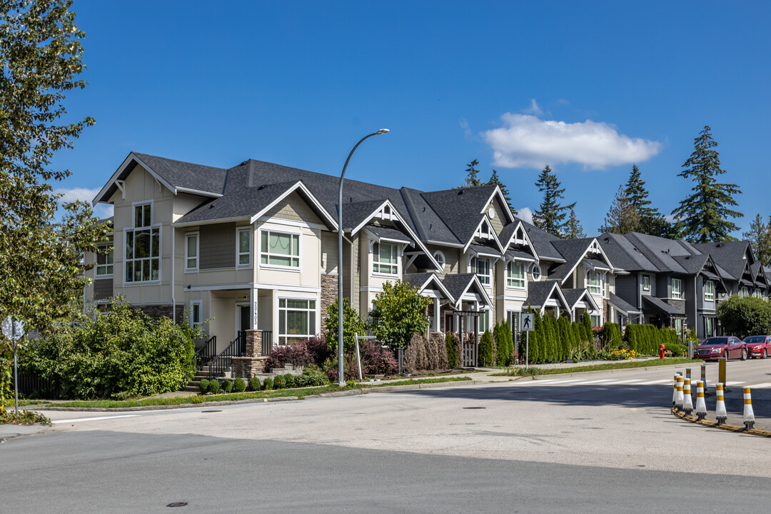 20407 86 Av in Langley, BC - Building Photo