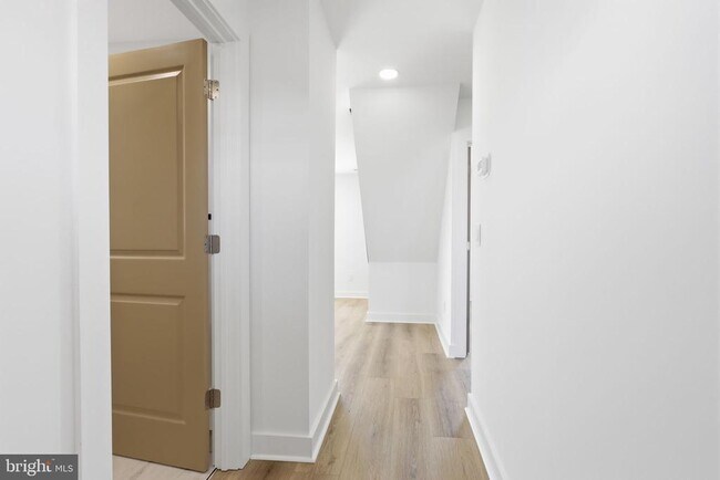 25 Autumn Ln in Levittown, PA - Building Photo - Building Photo